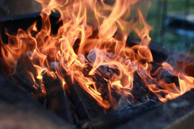 kömür ve yangın alev