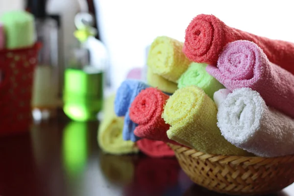 Conjunto de toalhas multi-coloridas — Fotografia de Stock