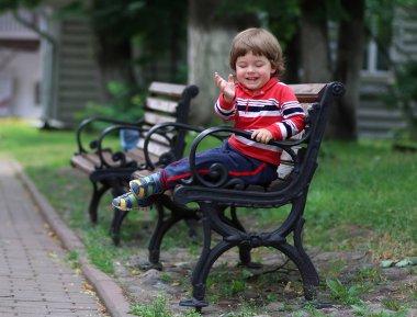 çocuk çocuk tezgah parl yalnız