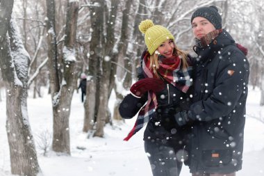 kaç aşk sokak kış kar içinde
