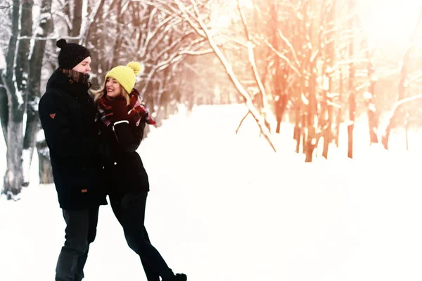 Couple heterosexual on street winter — Stock Photo, Image