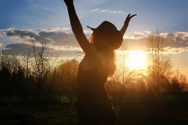 Ragazza silhouette cowboy — Foto Stock