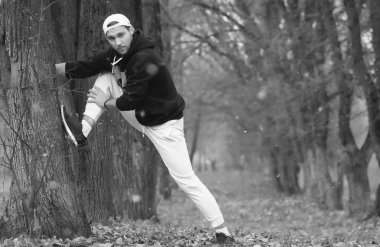 sonbahar park spor sabahı erkekte yakışıklı sakal