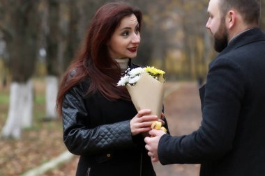 kaç love tarihi sonbahar park güneşli gün içinde