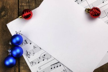 Noel ağacı süsleme tablo ve müzik ile sayfa değil