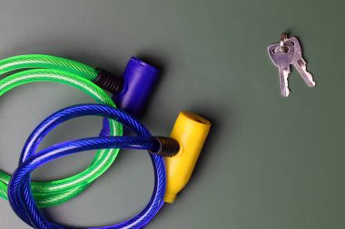 bisiklet kilidi ile anahtar