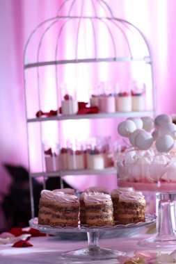 bir restoranda Candybar tablo