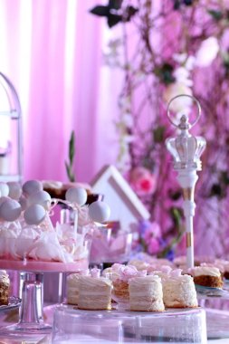 bir restoranda Candybar tablo