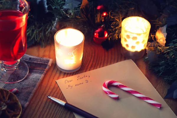 Kerst brief op de tafel met kruiden — Stockfoto