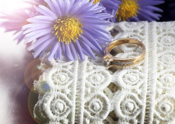 야생 꽃 부케 반지 — 스톡 사진