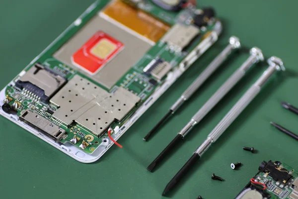 Telefoon chip micro reparatie — Stockfoto