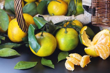 Mandarin meyvesi siyahı izole et