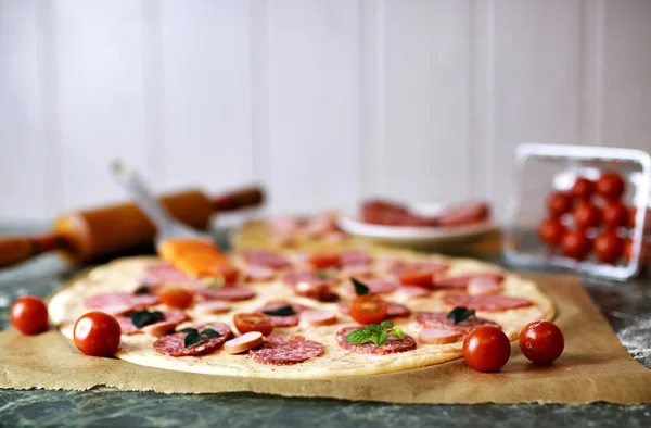 Przygotować pizza topping — Zdjęcie stockowe