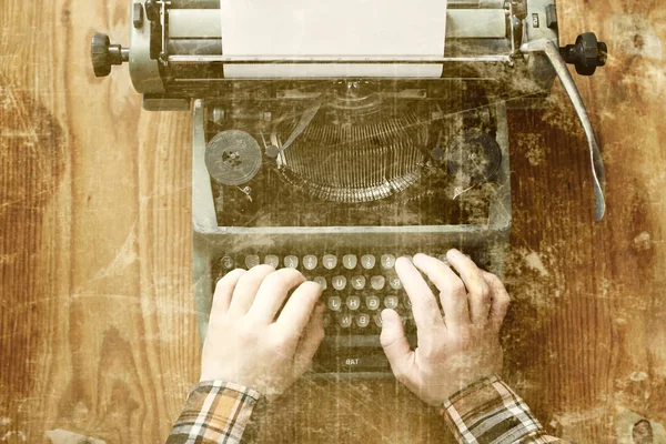 Vieille machine à écrire photo table en bois rétro main — Photo