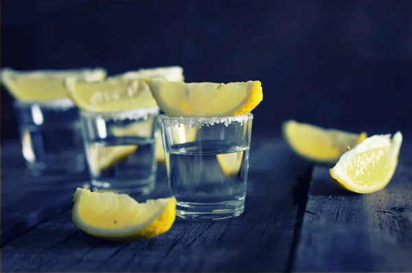 Tequila blanche sel citron bois couleur — Photo