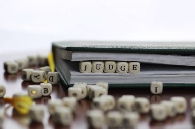 küp metin hukuk ve yargıç