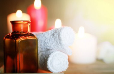 Spa aksesuarları mum ve şişe