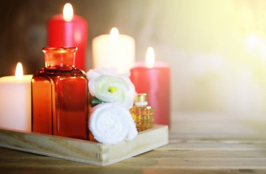Spa aksesuarları mum ve şişe