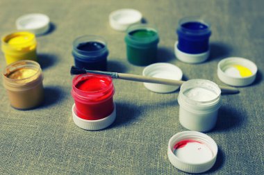 boya... kutularını tonda kümesi