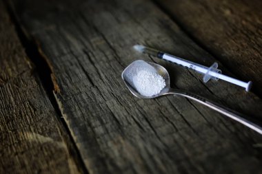Kokain uyuşturucu şırınga kaşık