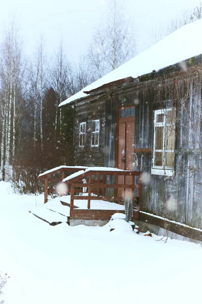 Casa no campo rural Inverno — Fotografia de Stock