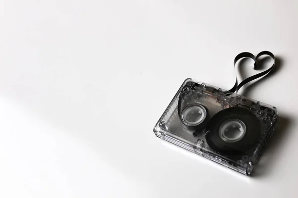 Kaseta magnetofonowa taśma kształt serca — Zdjęcie stockowe