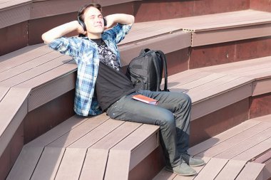 Öğrenci açık öğrenmek yalnız