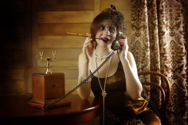 Kız bir elbise tarzı erken otuzlu Chicago ağızlı