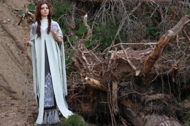 Şaman ile personel ve cam top açık