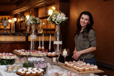 tatlılar ve karşı tatlı aperatifler çeşitli festival tablo