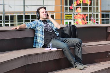 Öğrenci açık öğrenmek yalnız