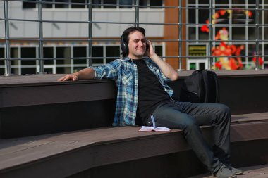 Öğrenci açık öğrenmek yalnız