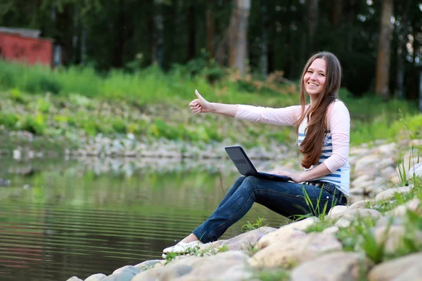 Kız rock Nehri üzerinde