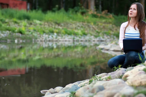 Kız rock Nehri üzerinde