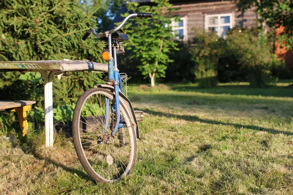 Vélo sur une nature rurale — Photo