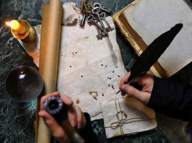 Retro kağıtları ve tablo Dedektif araçlar arka plan ile ilgili kitap