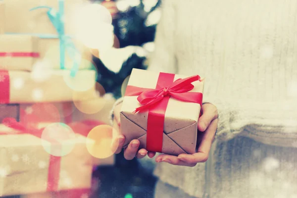 Így kézzel újévi ajándék — Stock Fotó