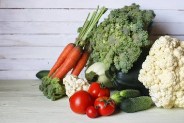 Taze sebze rustik ahşap arka plan