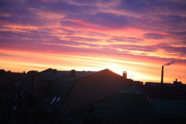 Parlak pembe renkli Kuzey sabah şafak