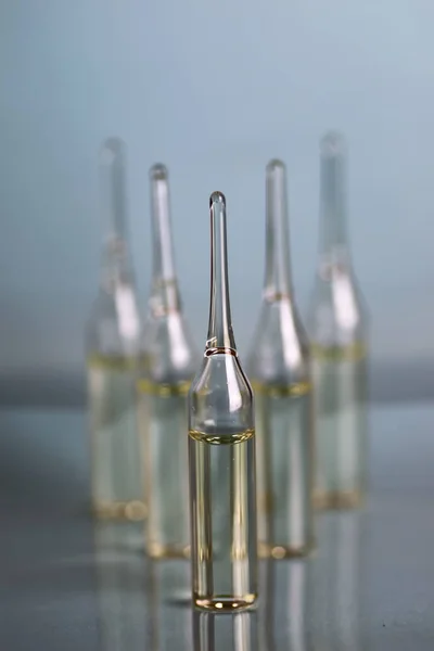 Flacons transparents de médicament — Photo