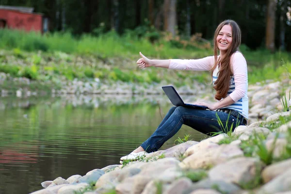 Kız rock Nehri üzerinde