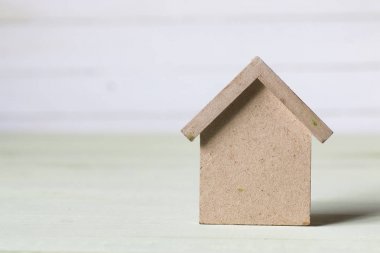 oyuncak evi ve işaret kurulu