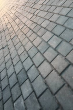 kaldırım taşı yol uzakta umudu'nde Günbatımı gider.