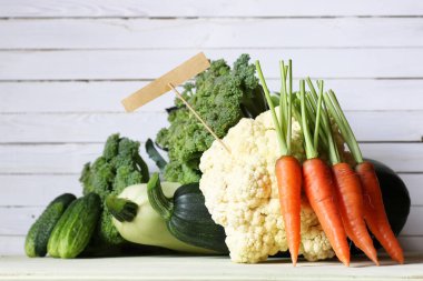 Taze sebze rustik ahşap arka plan