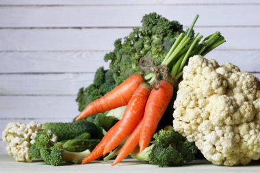 Taze sebze rustik ahşap arka plan