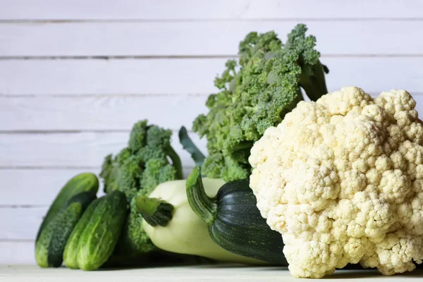 Taze sebze rustik ahşap arka plan