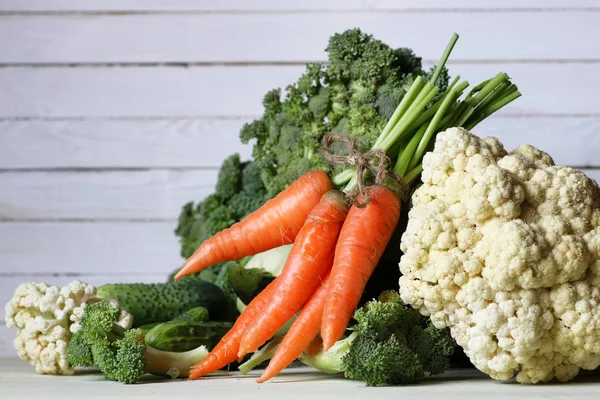 Taze sebze rustik ahşap arka plan