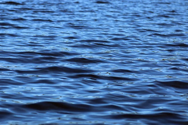 doku göl dalgaların