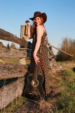 kovboy kız şapkası doğa