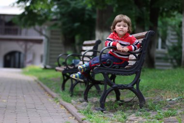 çocuk çocuk tezgah parl yalnız